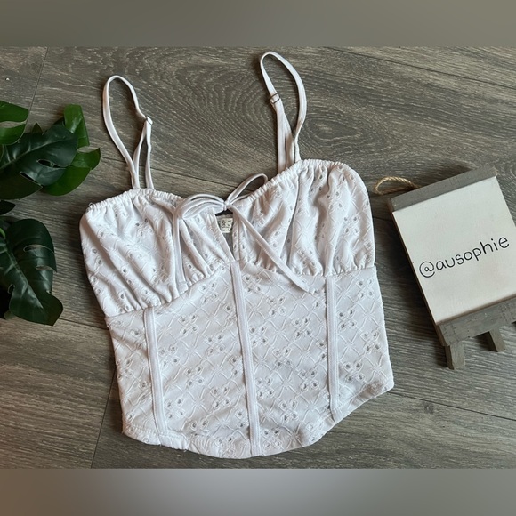 jolie and joy corset style milkmaid cropped tank top in white. Size L - Picture 2 of 5